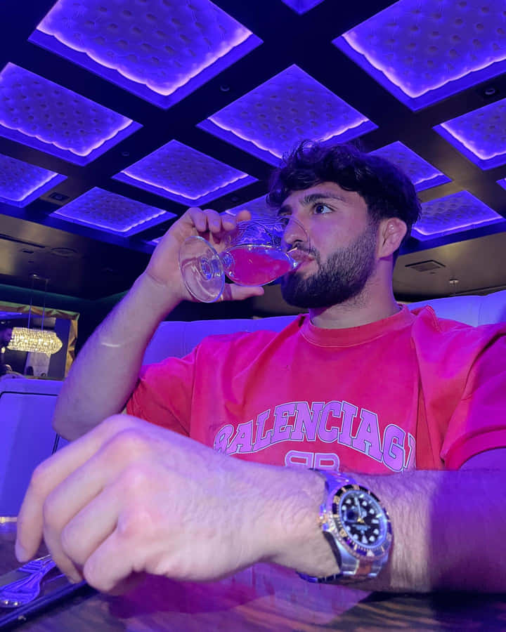 Arman Tsarukyan Drinking At Bar Wallpaper