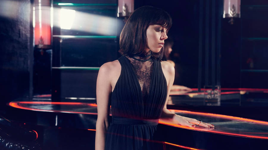 Aubrey Plaza Lace Dress Wallpaper