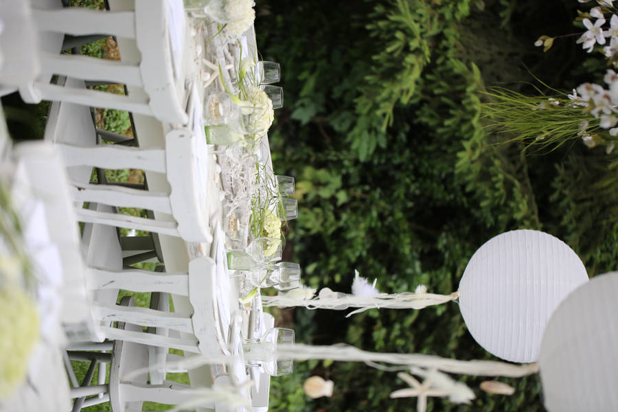 Bachelorette Party White Dining Table Wallpaper