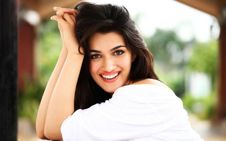 Beautiful Kriti Sanon Hd Wallpaper