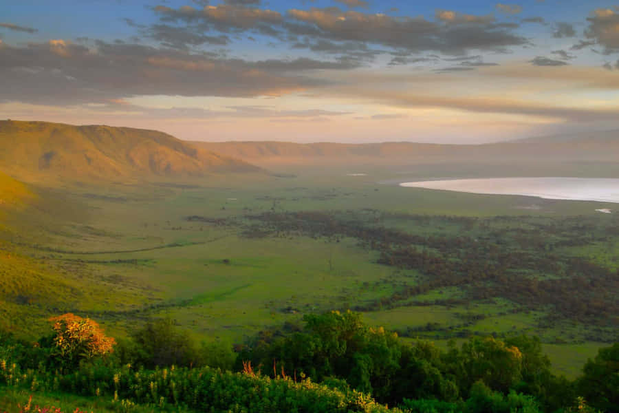 Beautiful Scenery Of Northern Tanzania Ngorongoro Crater Wallpaper