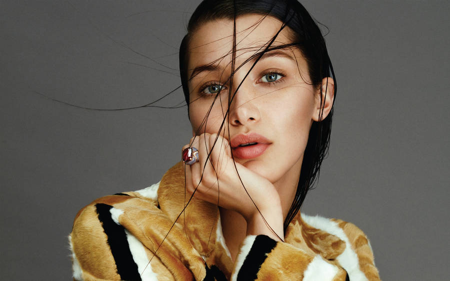 Bella Hadid Top Model Wallpaper