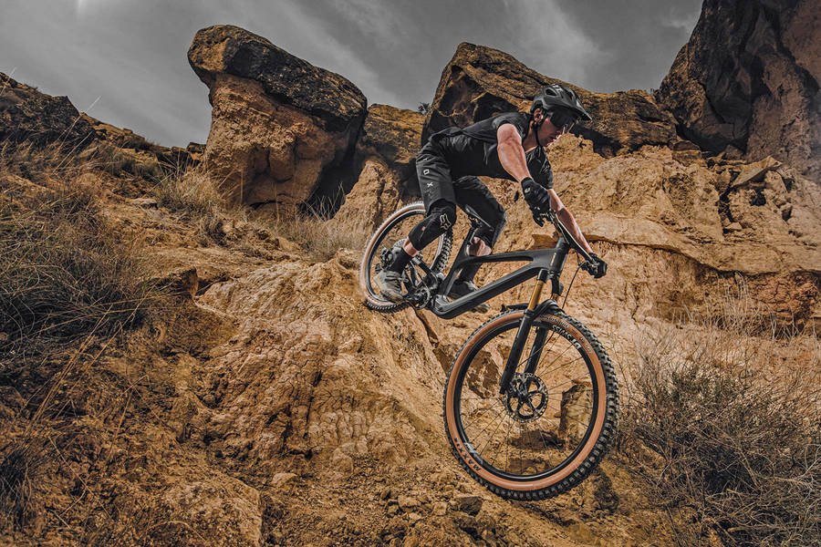 Black And Brown 4k Mountain Bike Wallpaper