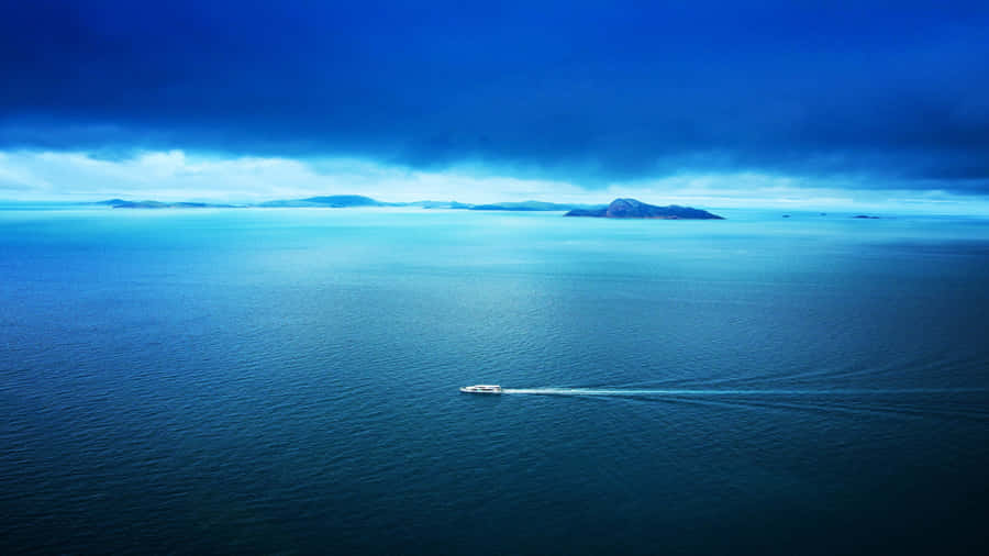 Blue Vast Ocean 4k Ipad Wallpaper