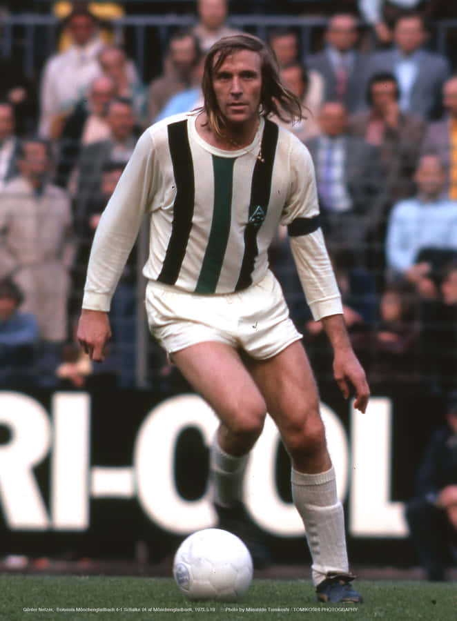 Borussia Mönchengladbach Football Player Günter Netzer 1973 Match Wallpaper