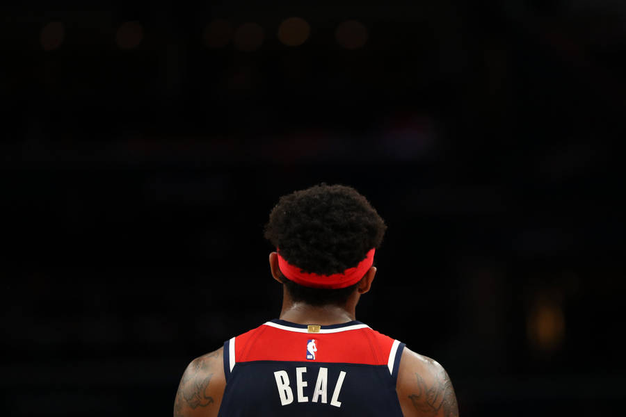 Bradley Beal Minimalistic Black Photograph Wallpaper