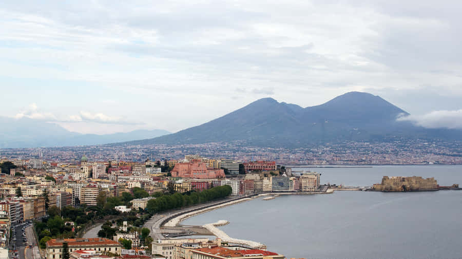 Breathtaking Mount Vesuvio Scenery Italy Wallpaper