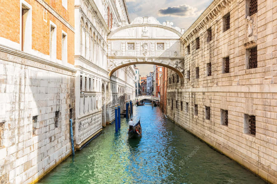 Bridge Of Sighs Noontime Lighting Wallpaper
