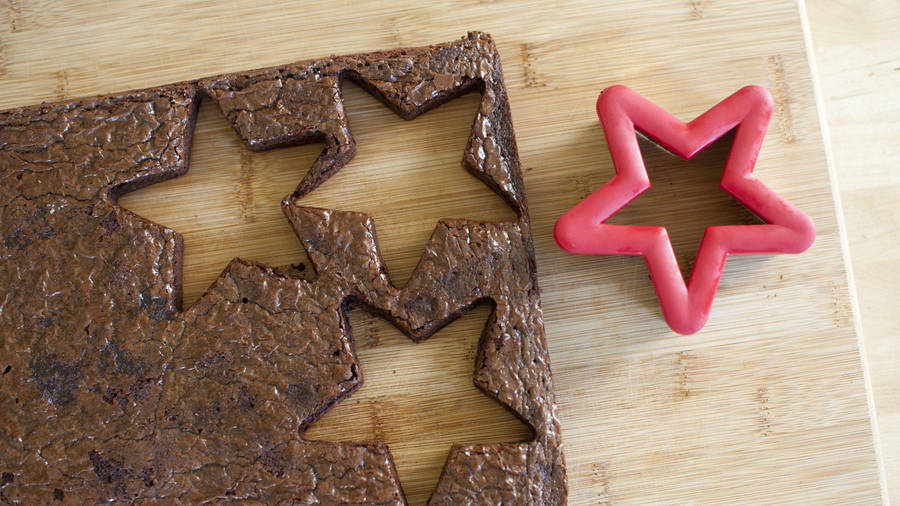 Brownie With Star Cutouts Wallpaper
