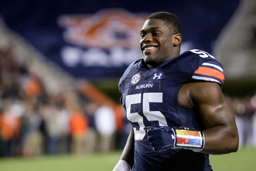 Buff Carl Lawson Wallpaper
