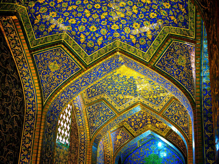 Caption: Majestic Sheikh Lotfollah Mosque In Isfahan Wallpaper