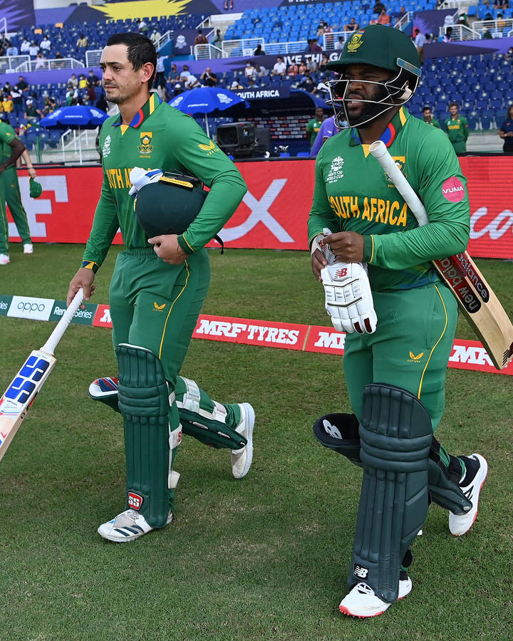Captivating Moments Of Quinton De Kock And Ab De Villiers Wallpaper