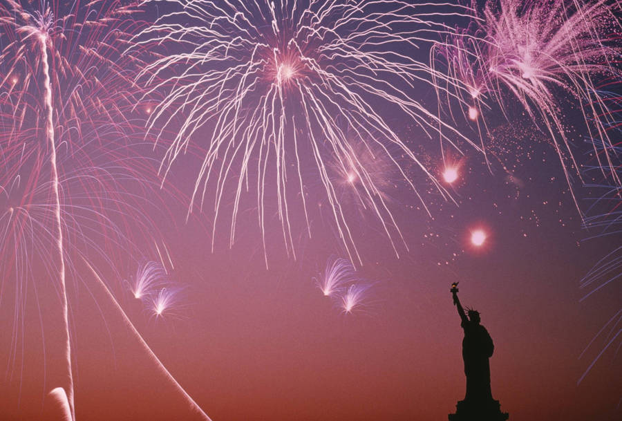 Celebrate 4th Of July And Enjoy The Fireworks Wallpaper