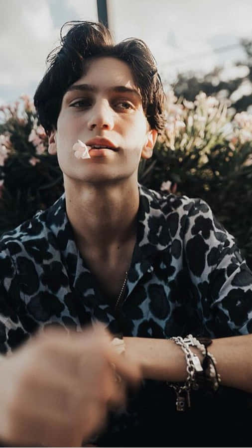 ''chase Hudson, Looking To The Horizon.'' Wallpaper