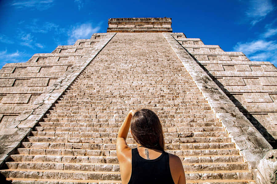 Chichen Itza Mexico El Castillo Lady Wallpaper