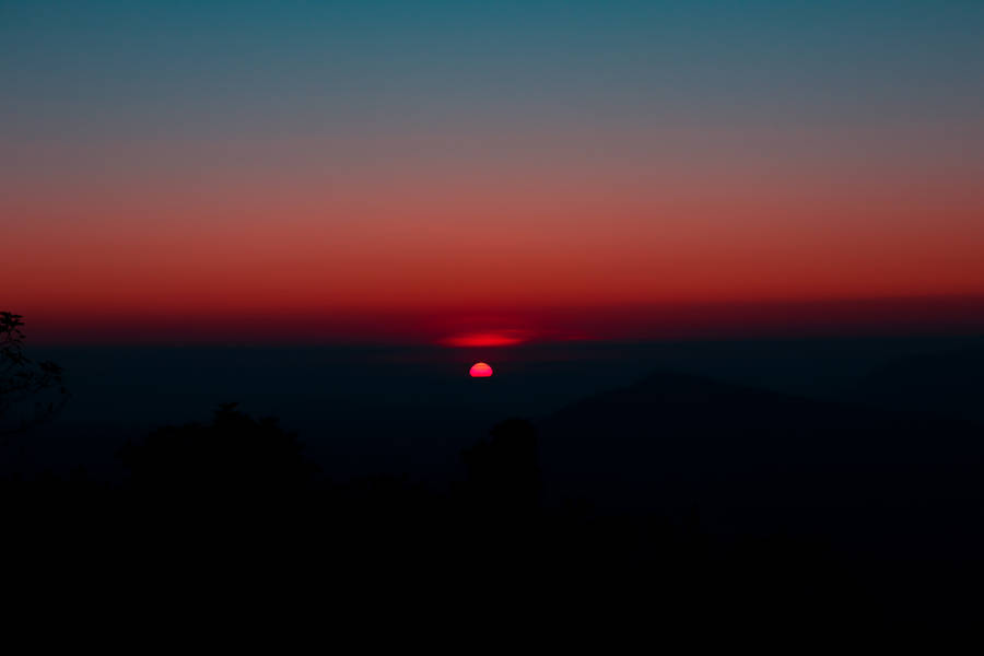 Chill Mountain Silhouette During Sunset Wallpaper