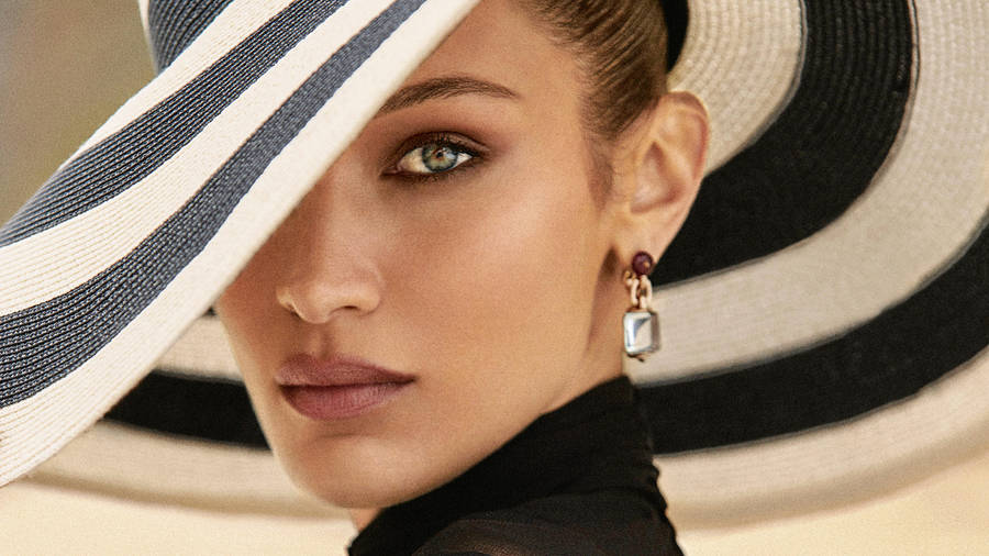 Classy Bella Hadid Photoshoot Wallpaper