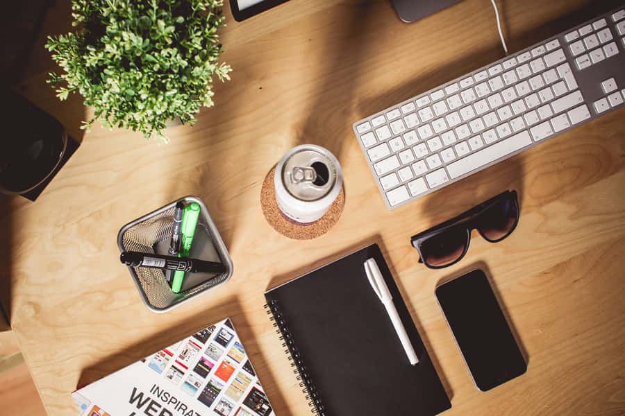 Cool And Stylish Woman In Sunglasses Enjoying The Sun Wallpaper