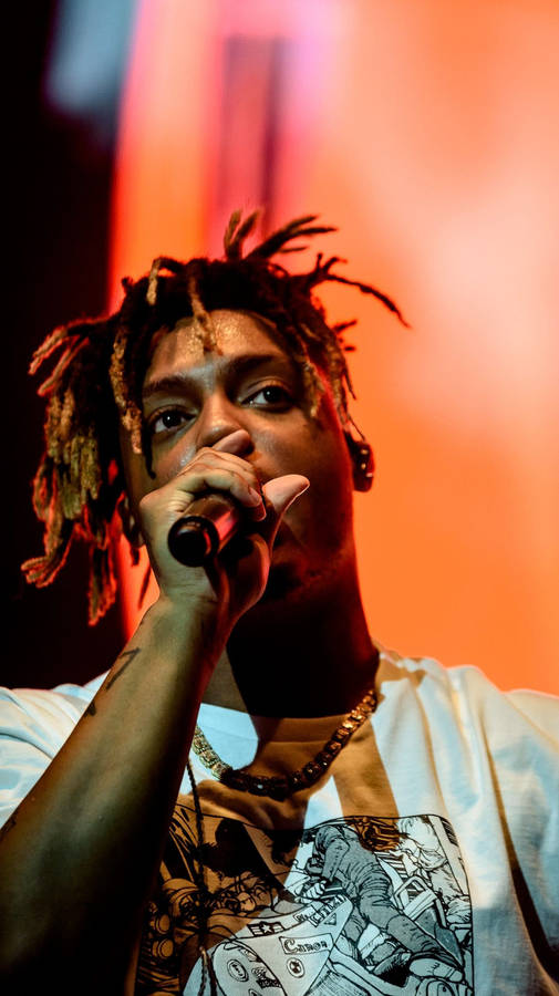 Cool Juice Wrld Singing Wallpaper
