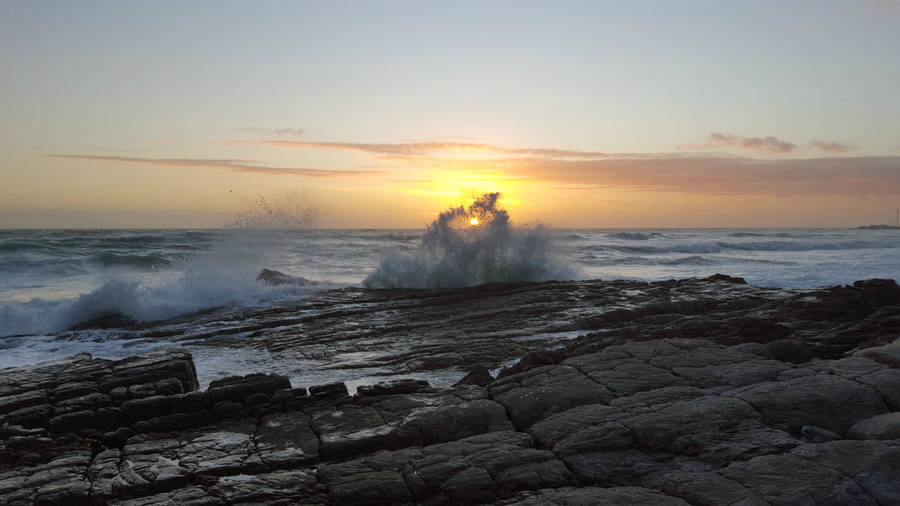 Crashing Waves Africa 4k Wallpaper