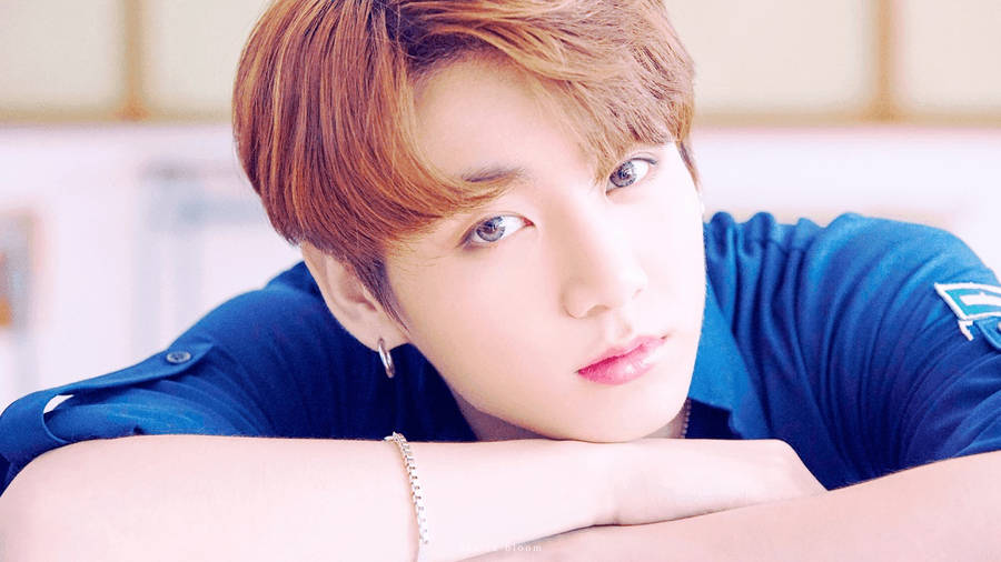 Cute Bts Jungkook Close-up Wallpaper