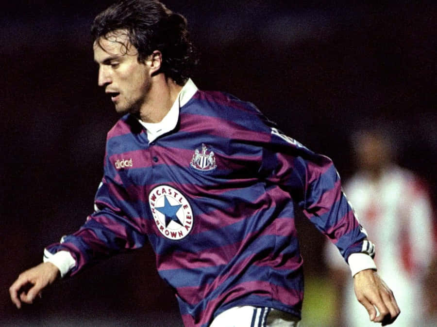 David Ginola Playing Football Photography Wallpaper