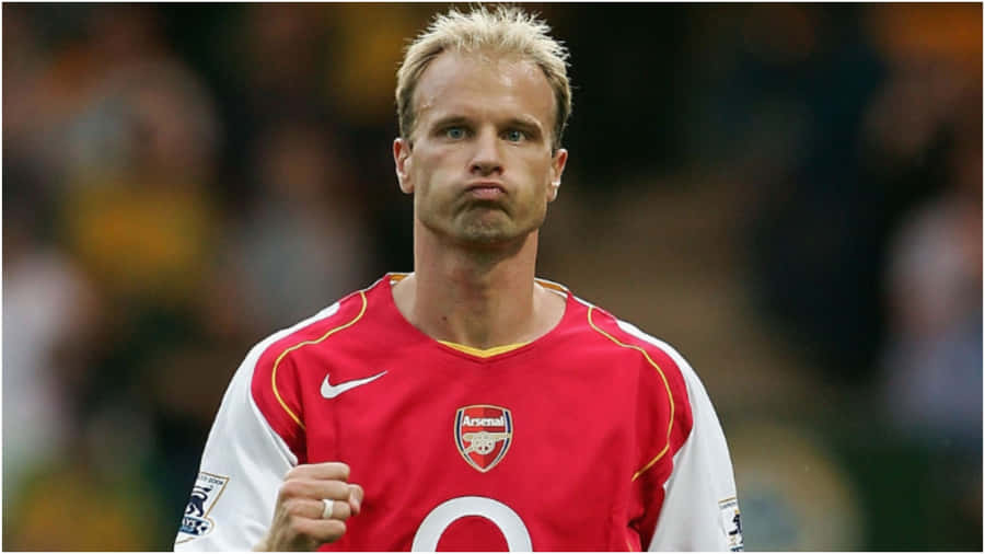 Dennis Bergkamp Arsenal Vs. Norwich City Wallpaper