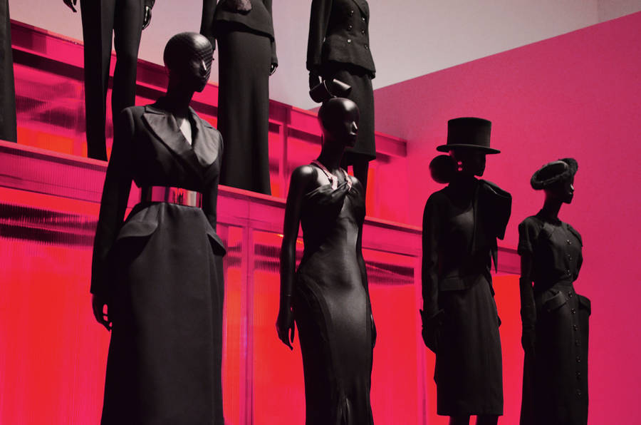 Dior Black Mannequin Wallpaper