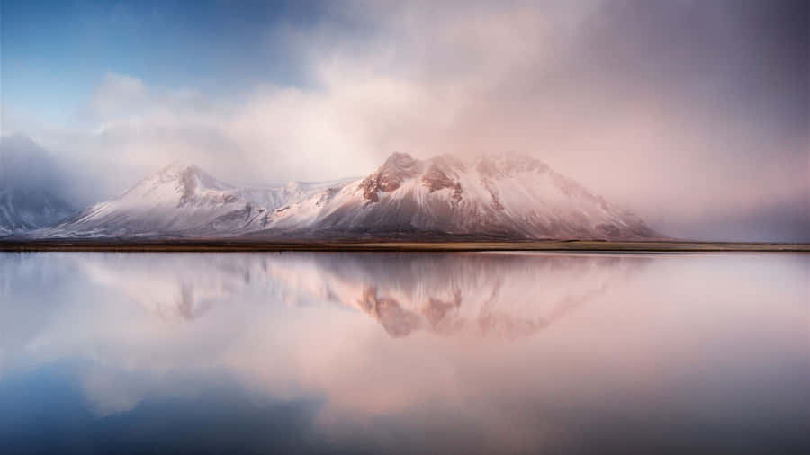 Distant Mountain Natural Background Wallpaper