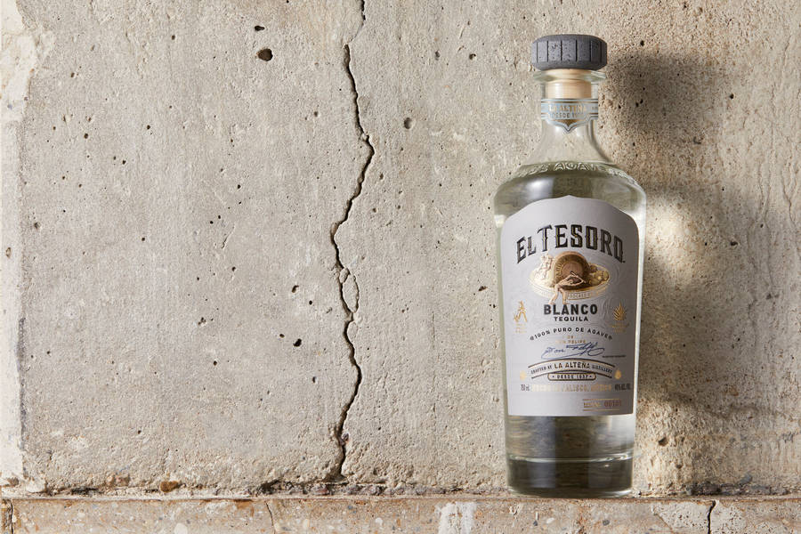 El Tesoro Blanco Tequila On Cracked Wall Wallpaper