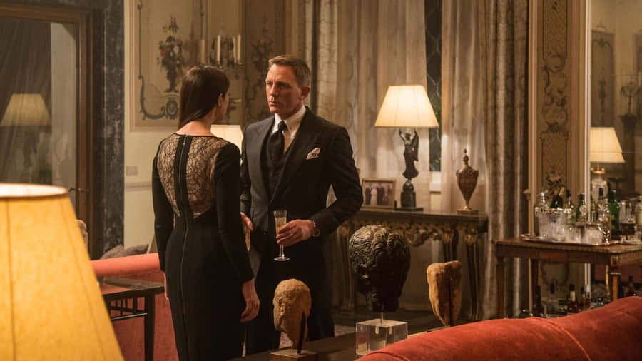 Elegant Evening Encounter4 K Wallpaper