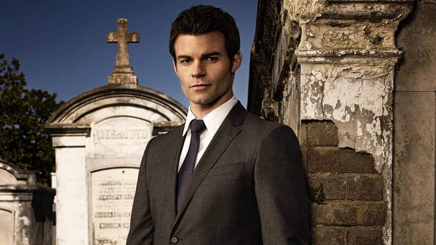 Elijah Mikaelson Cemetery Wallpaper