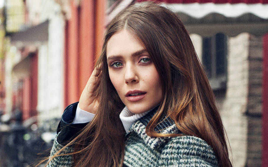Elizabeth Olsen Brunette Girl Wallpaper