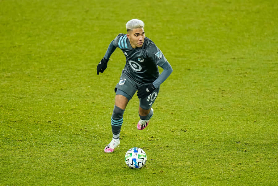 Emanuel Reynoso Football Player Minnesota United Fc Wallpaper