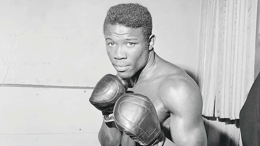 Emile Griffith - The Robust Boxing Icon Wallpaper