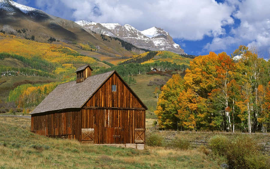 Farmhouse In Mountain Country Scenes Wallpaper