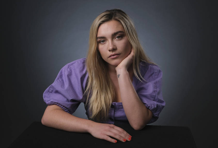 Florence Pugh L.a. Photoshoot Wallpaper