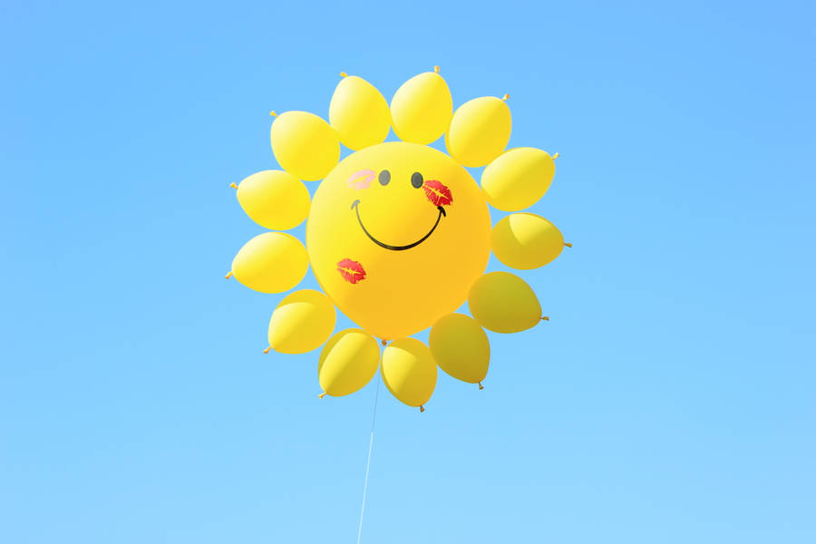 Flower Balloon Smile Wallpaper