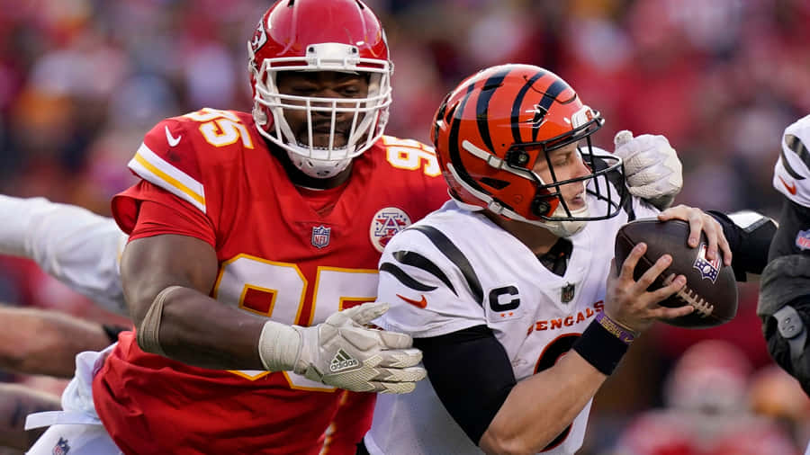 Football Defensive Tackle Chris Jones Wallpaper