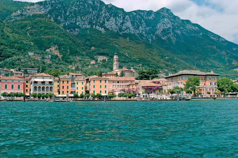 Gargano In Lago Di Garda Wallpaper