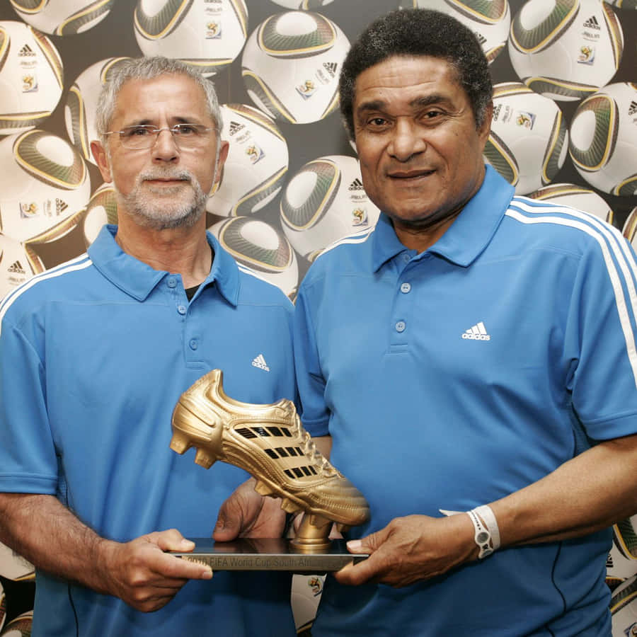 Gerd Muller And Eusebio Golden Shoe Trophy Wallpaper