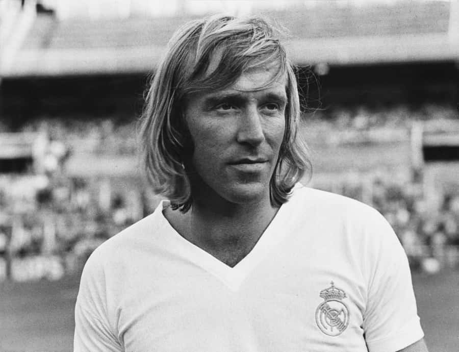 German Football Player Günter Netzer Medium Shot Wallpaper