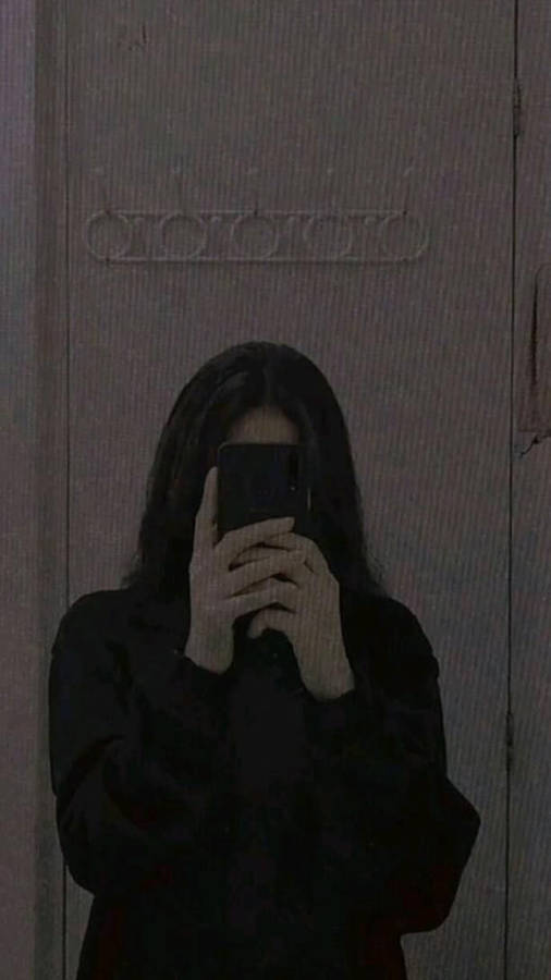 Girl In All-black Outfit Pfp Aesthetic Wallpaper