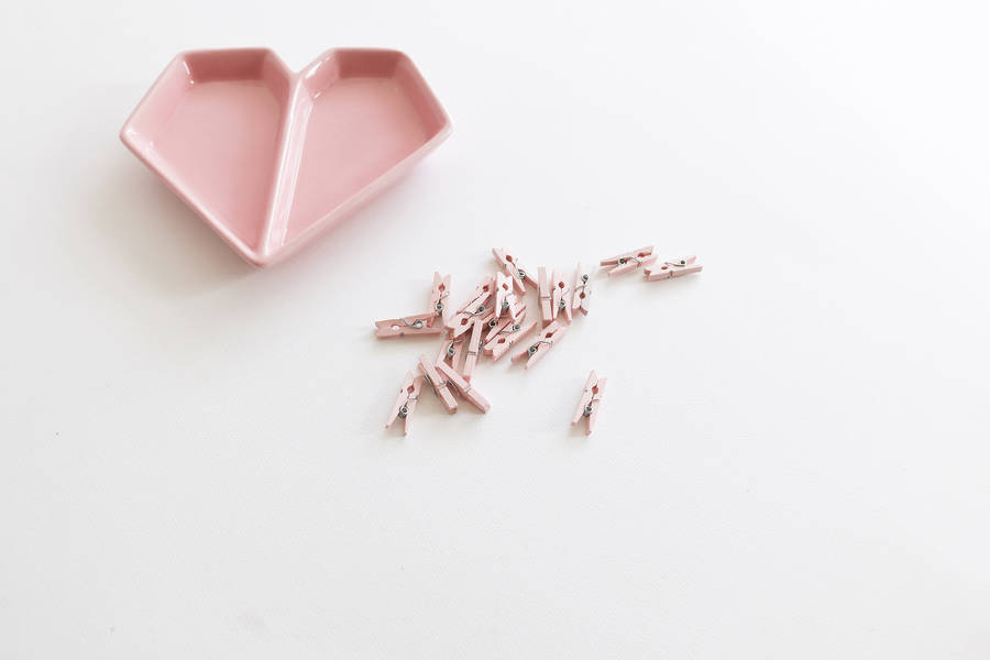 Girly Pink Aesthetic Clips Wallpaper