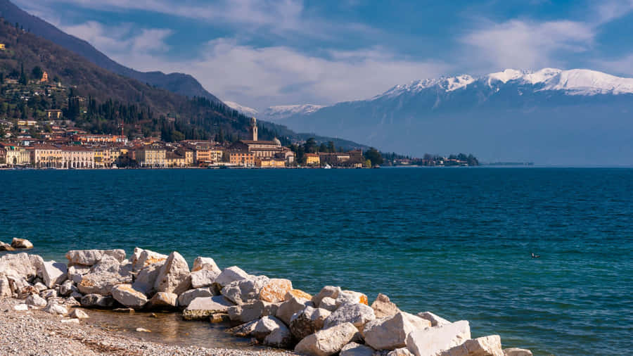 Glacier View In Lago Di Garda Wallpaper