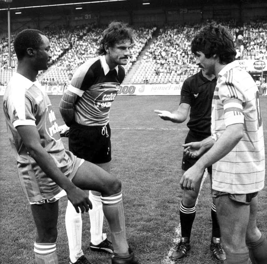 Goalkeeper Hall Fame Roger Milla Wallpaper