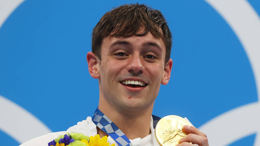 Gold Winner Tom Daley Wallpaper
