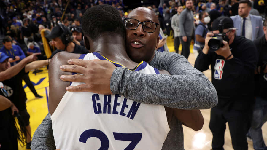Golden State Warriors Assistant Coach Mike Brown And Draymond Green Wallpaper