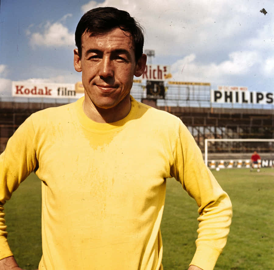 Gordon Banks Wearing Bright Yellow Jersey Wallpaper