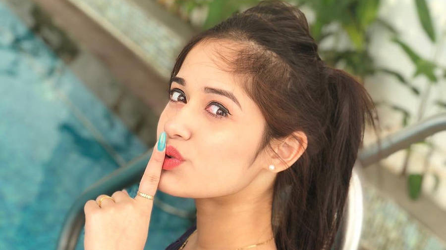 Graceful Indian Actress Jannat Zubair Wallpaper